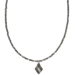 Halskette 1441S, Regenbogenglasperlen mit versilbertem Rhombus
